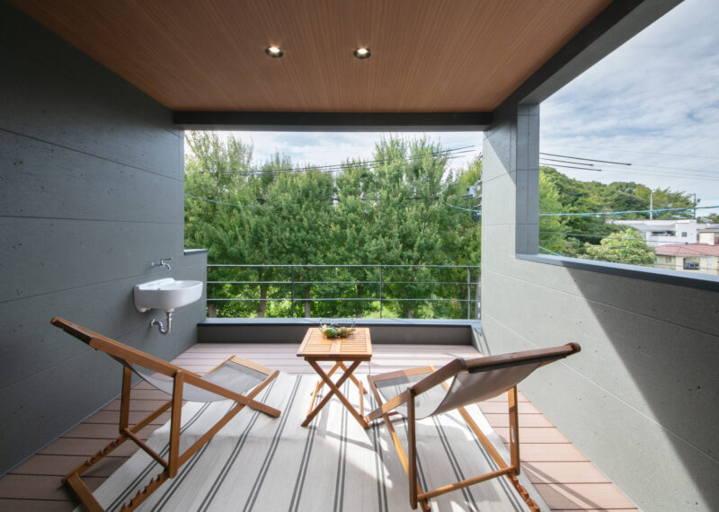 自然を感じるリビングテラスの住まい