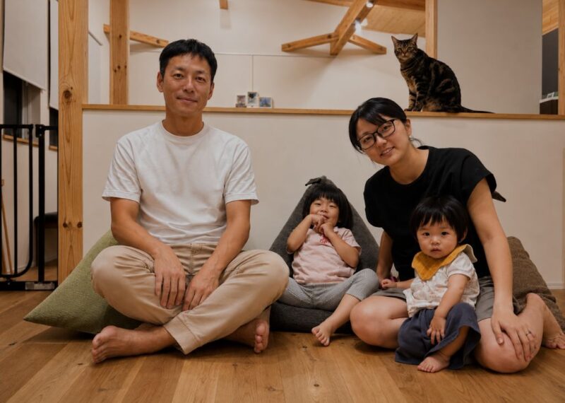 【事例6】猫と家族がのびのび暮らす、2階リビングとテラスのある分譲住宅
